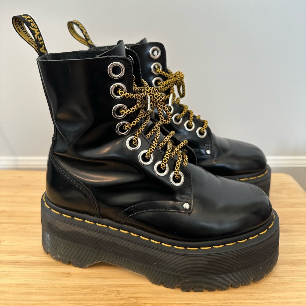 Doc Marten Jadon Max Platform Boots